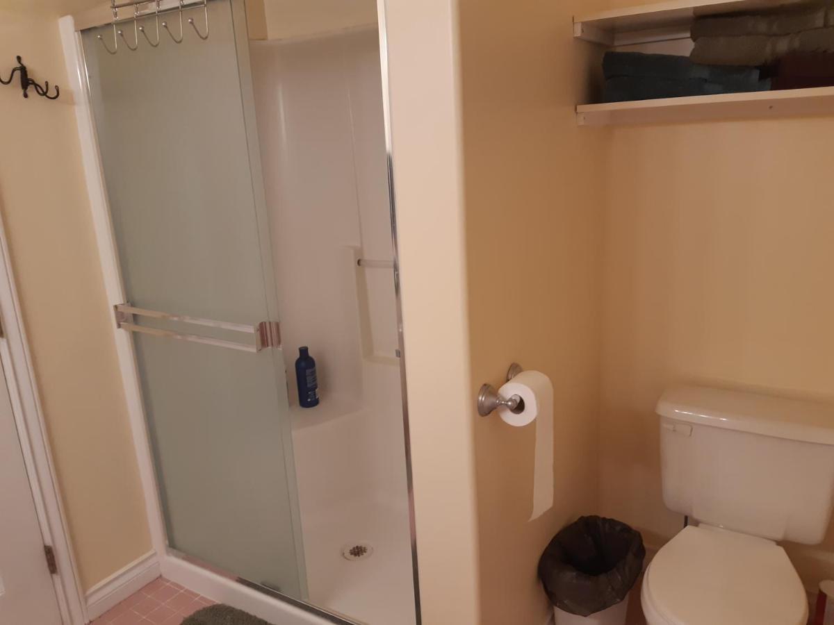 Lakeview House With 4 Rooms Kelowna Near Downtown & Knox Moutain ภายนอก รูปภาพ