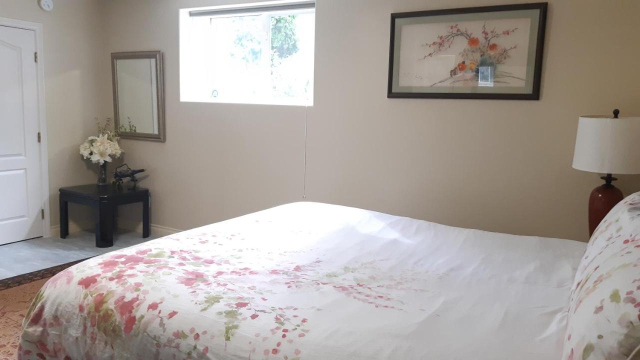 Lakeview House With 4 Rooms Kelowna Near Downtown & Knox Moutain ภายนอก รูปภาพ